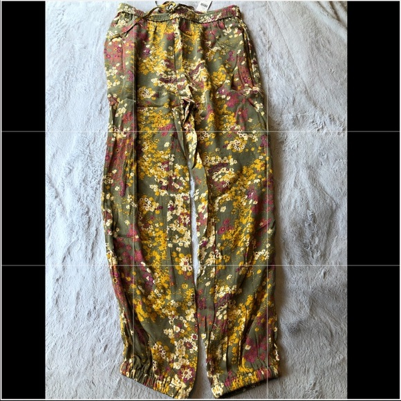 Anthropologie Claudette Floral Joggers - Picture 6 of 8